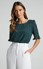 Eleanor Top - Short Sleeve Top in Green Spot