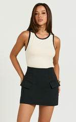 Lacey Top - Scoop Neck Contrast Bind Detail Top in Cream/Black