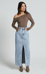 Misael Top - Asymmetrical Twist Front Jersey Top in Mushroom