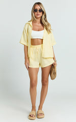 Ramona Top - Linen Short Sleeve Shirt in Lemon