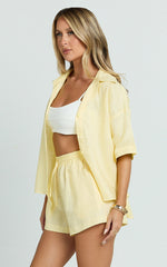 Ramona Top - Linen Short Sleeve Shirt in Lemon