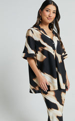 Tabitha Blouse - Oversized Short Sleeve Button Through Blouse in Brown