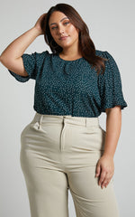Eleanor Top - Short Sleeve Top in Green Spot